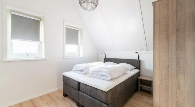 Nice vacation home with a garden, Buchen Sie Hotel Sint Maartensdijk Tholen