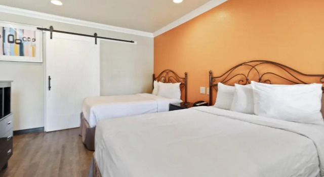 Номер Deluxe Le Blanc Inn & Suites
