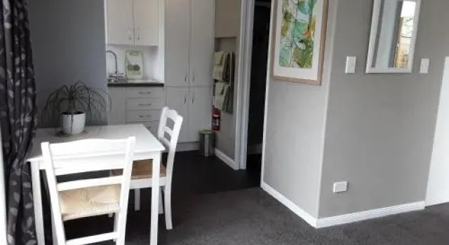 Suite Petite, Rezerwuj Hotel Hotele w Auckland Region z parkingiem, Parking