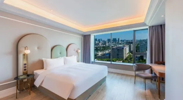 Люкс Deluxe Madison Hotel