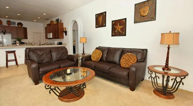 623 Coventry Drive 5 Bedrooms, 3 Bathrooms