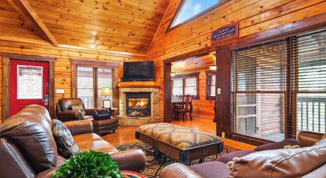 Hot Tub, Game Room & Prime Pigeon Forge Location Big Bear Ridge by Avantstay