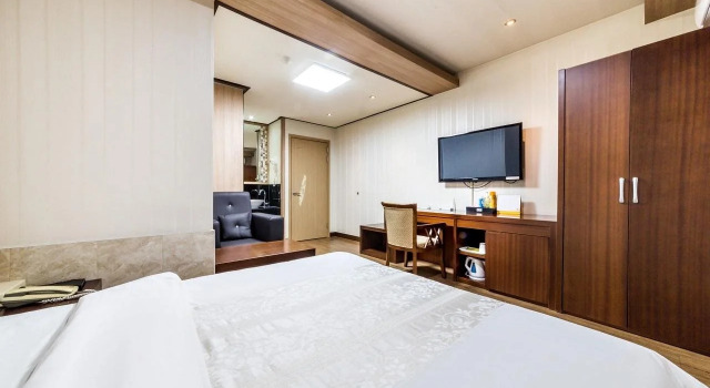 Brown Dot Hotel - Suwon City Hall