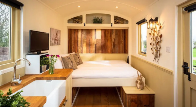 Hillside View Shepherds Hut - Ockeridge Rural Retreats, Забронировать Отель Вустер Вустершир