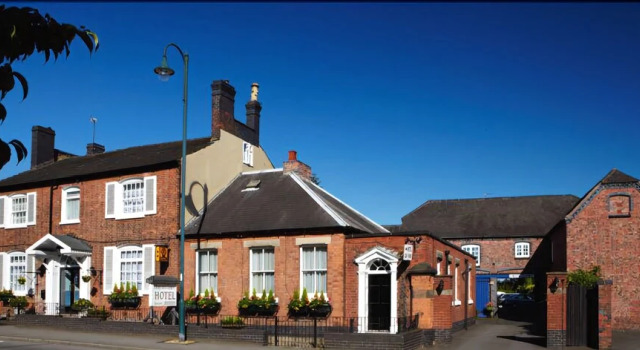 Drayton Court Hotel, Забронировать Отель Тамуэрт Стаффордшир, рядом с The Lamb Ground
