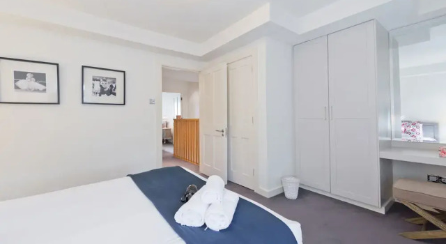 John Lennon Suite - hiphipstay, Забронировать Апартаменты/квартира Дублин Каунти Дублин, рядом с Городская усадьба Пауэрскортов
