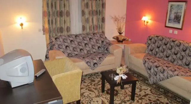 Hotel Kyriakidis, Rezervați Hotel Hoteluri în Kozani Prefecture cu parcare, Parcare