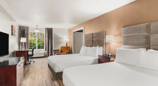 Полулюкс c 1 комнатой The Ashley Inn & Suites