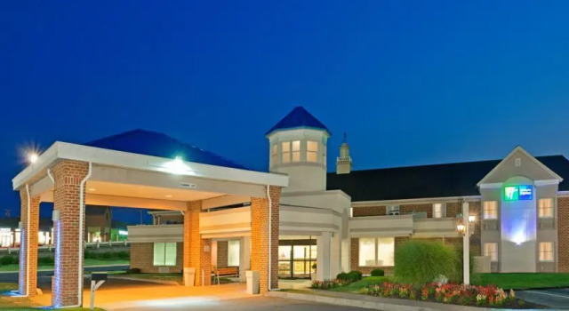 Holiday Inn Express Lancaster-Rockvale Outlets