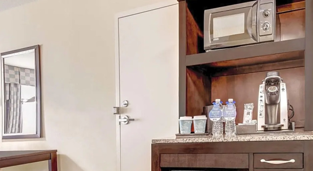 Четырёхместный номер Premium Hilton Garden Inn Waldorf