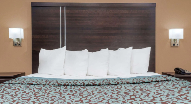 Двухместный номер Standard Days Inn by Wyndham Maumee/Toledo