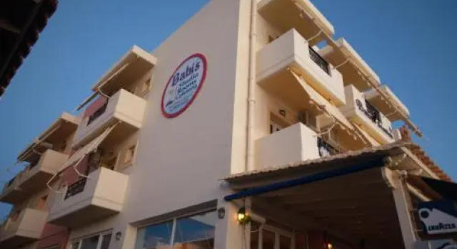 Babis Studios, Rezerwuj Hotel Hotele w Retimno z parkingiem, Parking