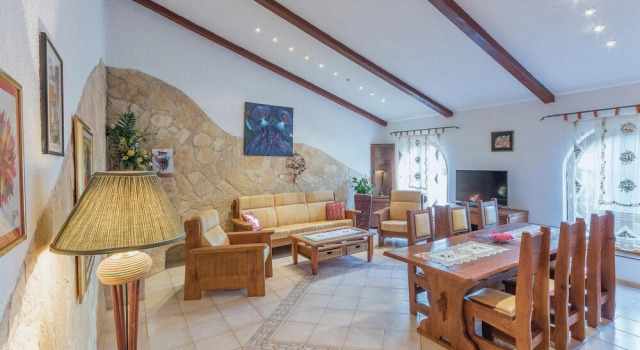 Beautiful Home in Marcana With Wifi and 4 Bedrooms