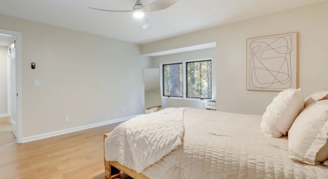 Mid-century Modern Luxe Retreat w/ Hot Tub & Decks, Reserva ahora Hotel Sandy Springs 