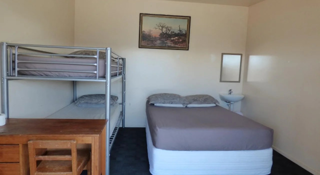 Racecourse Backpackers Hostel