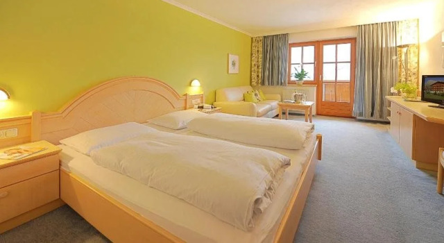 Hotel Der Almhof, Забронировать Отель Мария-Альм High King Mountain, рядом с Горнолыжный подъемник Хохмайс