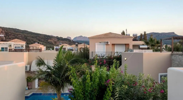 Вилла с 3 комнатами Azure Beach Villas