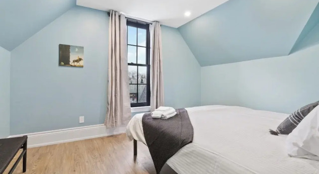 Семейный номер Standard Downtown Collingwood Condos