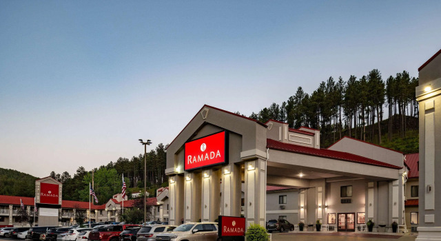 Ramada by Wyndham Keystone Near Mt Rushmore, Забронировать Отель Кистон Wind Cave National Park