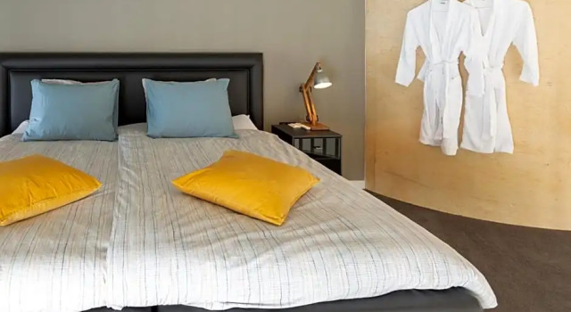 Watertorenhotel Nes, Book Hotel Hotels in Friesland with Breakfast, Breakfasts