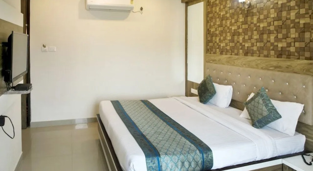 Hotel Ganges Grand - 600m from Kashi Vishwanath Temple, Забронировать Отель Kashi штат Уттар-Прадеш
