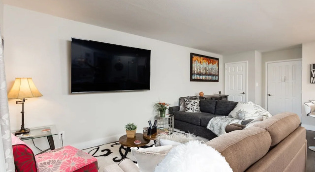 Via De Royal 2 BR by Casago, Забронировать Отель Скотсдейл Phoenix Metropolitan Area, рядом с Солт Ривер Филдс эт Талкинг Стик