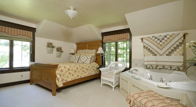 Deluxe Suite The Roost Bed and Breakfast