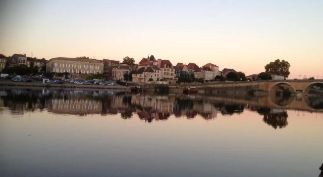 Appartement Chic & Charme, Rezerwuj Apartament Bergerac Red Perigord
