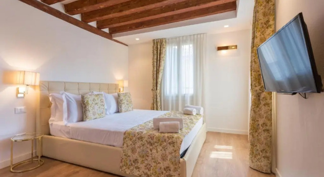 Апартаменты с 2 комнатами Home Venice Apartments-Rialto 1 - 2 - 3