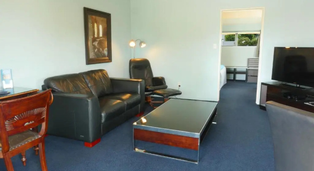 Апартаменты Randolph Motel Apartments
