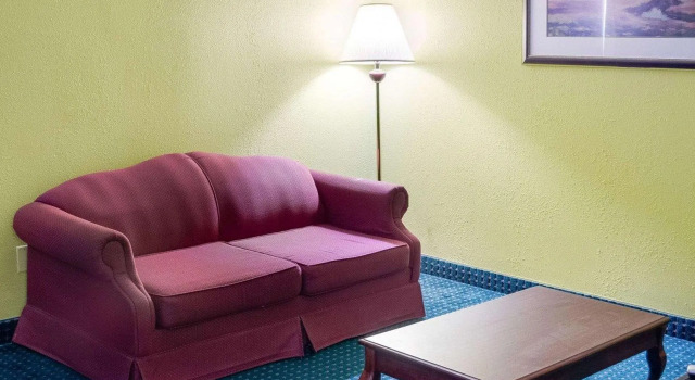 Двухместный люкс Econo Lodge Canton I-55