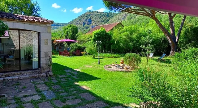 Clos De La Roseraie, Book Hotel Hoteller i Saint-Martin-Labouval med pool, Swimmingpool