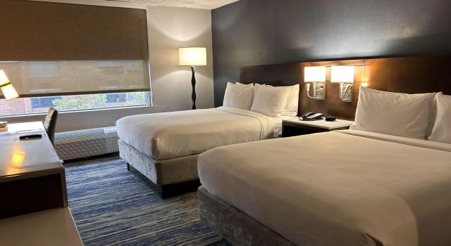 Четырёхместный номер Standard Skyline Hotel Detroit Airport, SureStay Collection by Best Western