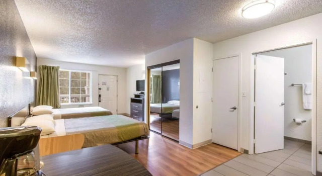 Четырёхместный номер Standard Studio 6 Extended Stay - Coral Springs, FL - Fort  Lauderdale