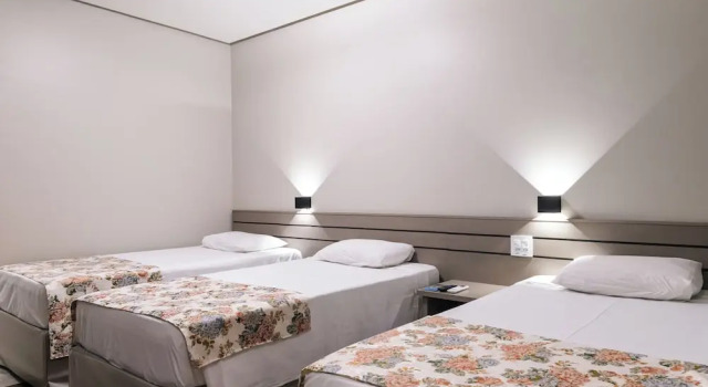 Трёхместный номер Superior Hotel Dan Inn Uberlandia By Nacional Inn