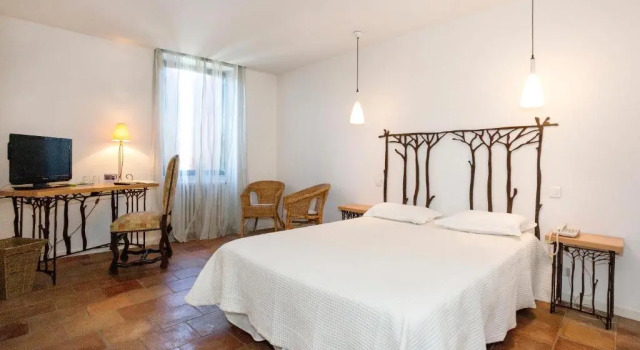 Номер Comfort Logis Hôtels - Hôtel Restaurant du Midi