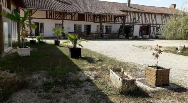 Perledelaube 2, Reserva ahora Hotel Précy-Notre-Dame Francia
