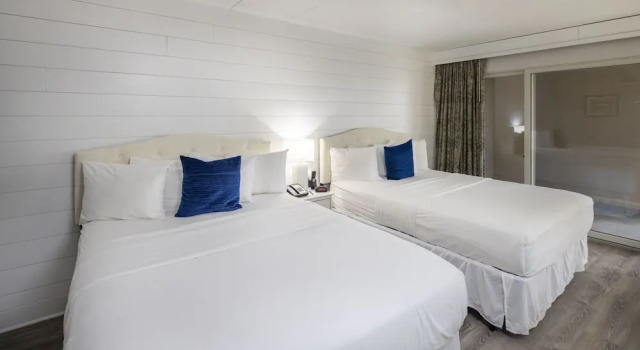 Четырёхместный номер Standard Montreal Beach Resort