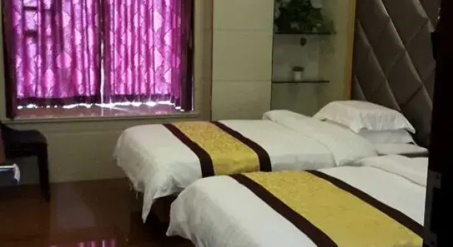 Люкс Deluxe с 3 комнатами с балконом и с красивым видом из окна Huanlege Hotel