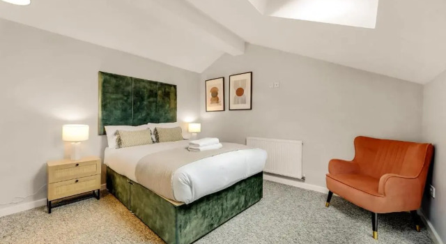 Апартаменты Host Apartments - Stylish Georgian Coach House