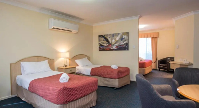 Апартаменты Cotswold Motor Inn