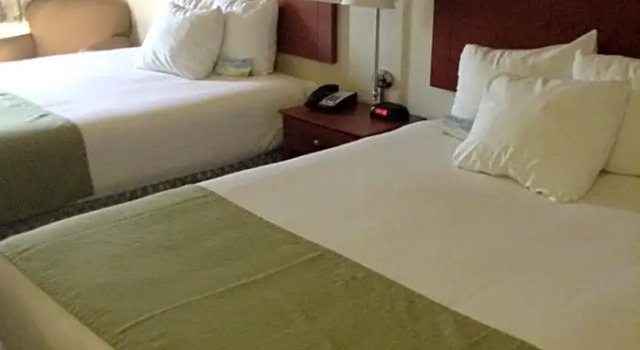 Четырёхместный номер Standard Days Inn by Wyndham Carroll