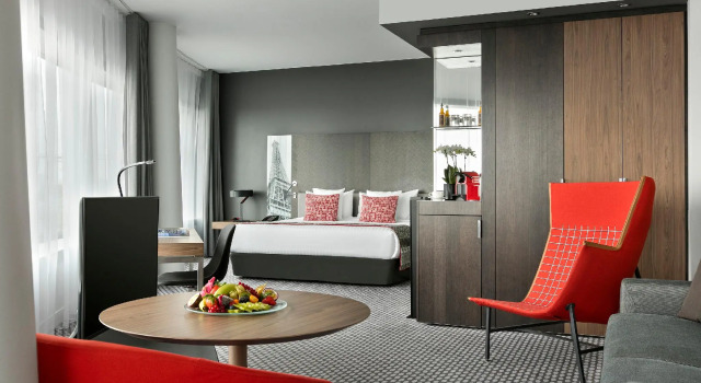 Люкс Grand Level с видом на Эйфелеву башню Meliá Paris La Défense