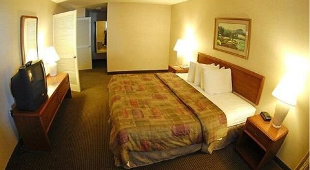 The Moraine Inn Suites & Conference Center, Varaa Hotelli Moraine Ohio
