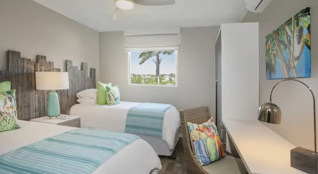 2 soveværelser i luksus- suite med havudsigt Sea Breeze Beach Hotel
