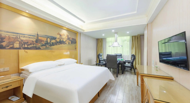 Vienna Hotel Guangdong Huizhou Jiangbei Railway Station, Rezervasyon Otel Guangdong otoparklı oteller, Otopark