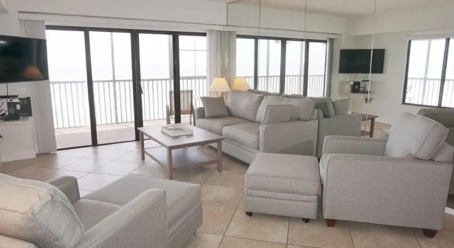 Villa Madeira by Travel Resort Services, Забронировать Вилла Отели Мадейра-Бич 3 звезды, рядом с The Church by the Sea, 3*