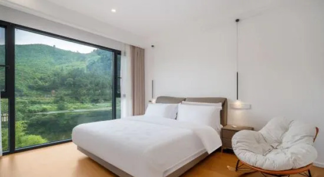 Семейный люкс с видом на реку Wuyuan style waterfront homestay