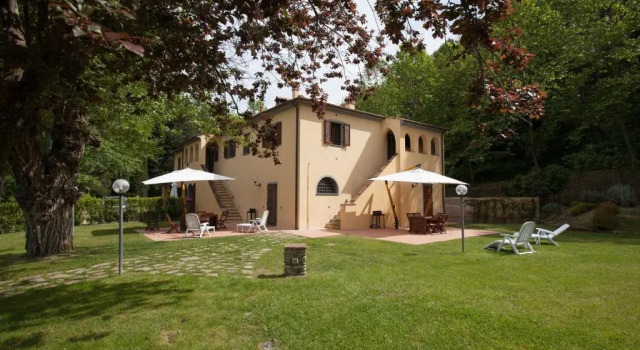 Коттедж с 2 комнатами Badia di Morrona Agriturismo