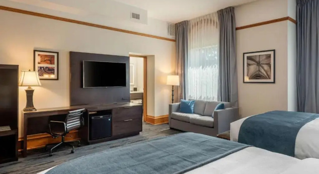 Четырёхместный номер Superior The Courthouse Hotel, an Ascend Collection Hotel